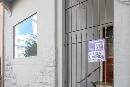 Casa à venda com 90m², 2 quartos e sem vaga Casa à venda com 90m², 2 quartos e sem vagaFachada