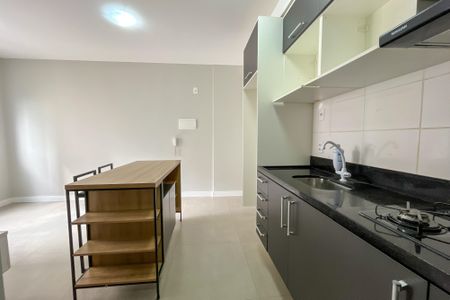Apartamento à venda com 40m², 2 quartos e 1 vaga Apartamento à venda com 40m², 2 quartos e 1 vagaCozinha e Área de Serviço