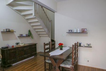 Casa à venda com 89m², 2 quartos e sem vaga Casa à venda com 89m², 2 quartos e sem vagaSala