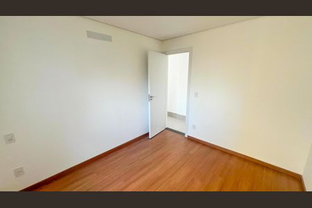Apartamento à venda com 88m², 3 quartos e 2 vagasQuarto 2