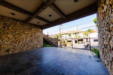 Casa para alugar com 352m², 6 quartos e 4 vagasGaragem