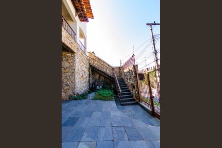 Casa para alugar com 352m², 6 quartos e 4 vagasEntrada