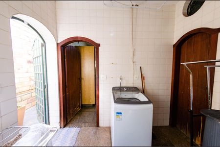 Casa para alugar com 352m², 6 quartos e 4 vagasÁrea de serviço