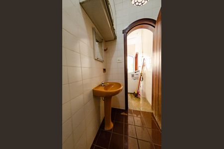 Casa para alugar com 352m², 6 quartos e 4 vagasBanheiro de serviço