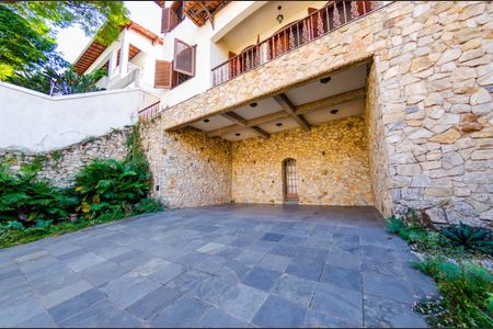 Casa para alugar com 352m², 6 quartos e 4 vagasGaragem