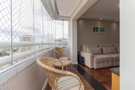 Apartamento à venda com 117m², 4 quartos e 3 vagas Apartamento à venda com 117m², 4 quartos e 3 vagasVaranda