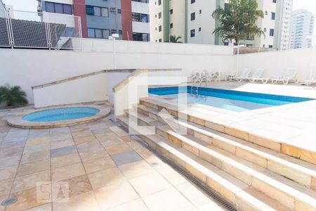Apartamento à venda com 117m², 4 quartos e 3 vagas Apartamento à venda com 117m², 4 quartos e 3 vagasÁrea comum - Piscina