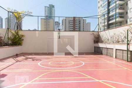 Apartamento à venda com 117m², 4 quartos e 3 vagas Apartamento à venda com 117m², 4 quartos e 3 vagasÁrea comum - Quadra esportiva