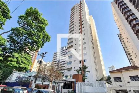 Apartamento à venda com 117m², 4 quartos e 3 vagas Apartamento à venda com 117m², 4 quartos e 3 vagasFachada e portaria