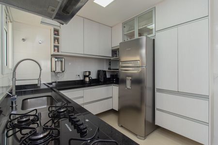 Apartamento à venda com 117m², 4 quartos e 3 vagas Apartamento à venda com 117m², 4 quartos e 3 vagasCozinha