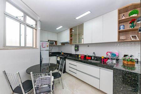 Apartamento à venda com 170m², 3 quartos e 1 vaga Apartamento à venda com 170m², 3 quartos e 1 vagaCozinha