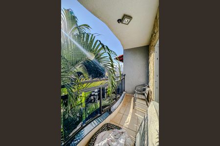 Casa à venda com 380m², 3 quartos e 5 vagasVaranda da Suíte 1