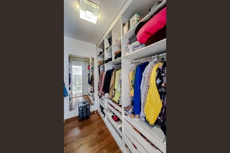 Casa à venda com 380m², 3 quartos e 5 vagasCloset da Suíte 1
