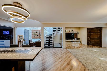 Casa à venda com 380m², 3 quartos e 5 vagasSala