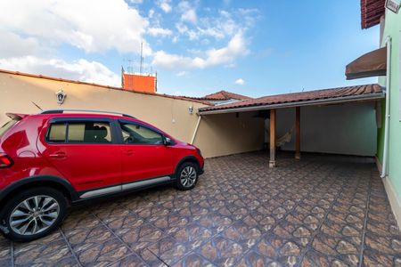 Casa à venda com 151m², 3 quartos e 5 vagas Casa à venda com 151m², 3 quartos e 5 vagasGaragem