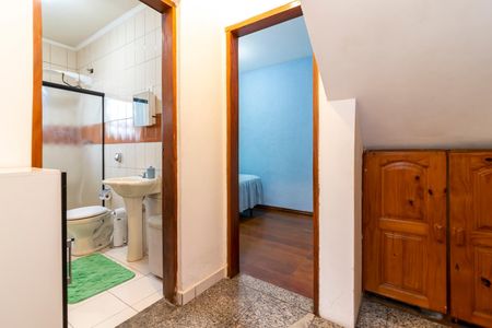 Casa à venda com 151m², 3 quartos e 5 vagas Casa à venda com 151m², 3 quartos e 5 vagasCorredor Térreo