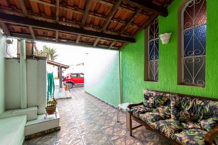 Casa à venda com 151m², 3 quartos e 5 vagas Casa à venda com 151m², 3 quartos e 5 vagasCorredor de Entrada