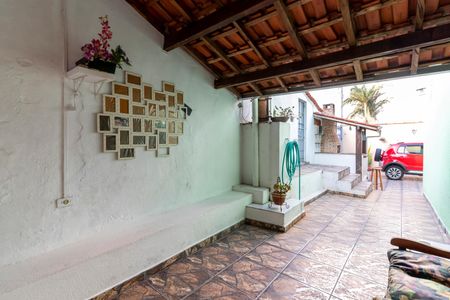 Casa à venda com 151m², 3 quartos e 5 vagas Casa à venda com 151m², 3 quartos e 5 vagasCorredor de Entrada