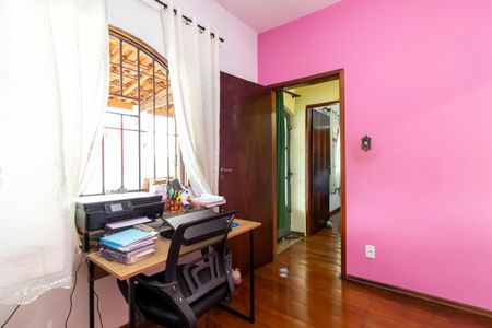 Casa à venda com 151m², 3 quartos e 5 vagas Casa à venda com 151m², 3 quartos e 5 vagasQuarto 2
