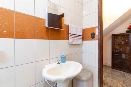 Casa à venda com 151m², 3 quartos e 5 vagas Casa à venda com 151m², 3 quartos e 5 vagasBanheiro 2