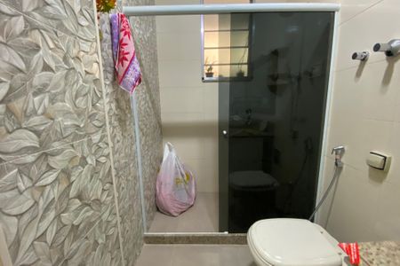 Apartamento à venda com 104m², 2 quartos e 1 vaga Apartamento à venda com 104m², 2 quartos e 1 vagaBanheiro