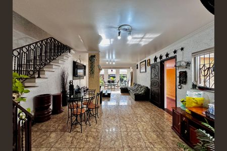 Casa à venda com 190m², 2 quartos e 1 vaga Casa à venda com 190m², 2 quartos e 1 vagaSala
