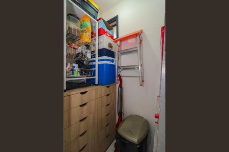 Apartamento à venda com 74m², 2 quartos e 1 vagaÁrea de Serviço