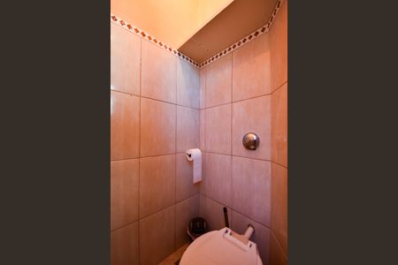 Apartamento à venda com 90m², 2 quartos e sem vaga Apartamento à venda com 90m², 2 quartos e sem vagaBanheiro de Serviço