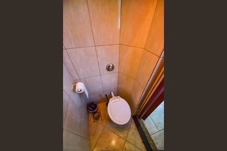 Apartamento à venda com 90m², 2 quartos e sem vaga Apartamento à venda com 90m², 2 quartos e sem vagaBanheiro de Serviço