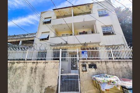 Apartamento à venda com 90m², 2 quartos e sem vaga Apartamento à venda com 90m², 2 quartos e sem vagaFachada