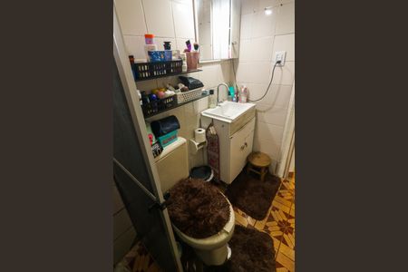 Casa de condomínio à venda com 45m², 2 quartos e sem vaga Casa de condomínio à venda com 45m², 2 quartos e sem vagaBanheiro