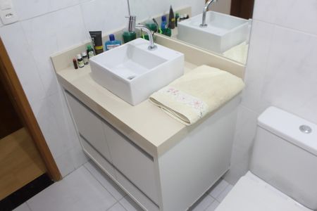 Casa à venda com 200m², 3 quartos e 2 vagasBanheiro/Suíte 1