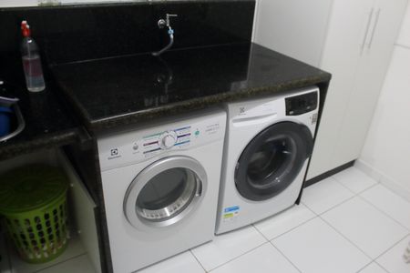 Casa à venda com 200m², 3 quartos e 2 vagasLavanderia