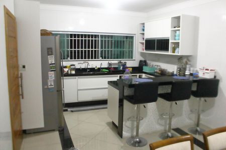 Casa à venda com 200m², 3 quartos e 2 vagasCozinha