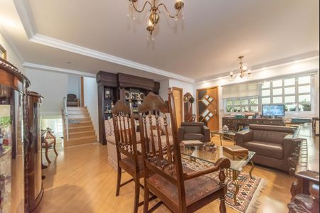 Casa à venda com 300m², 4 quartos e 4 vagasSala