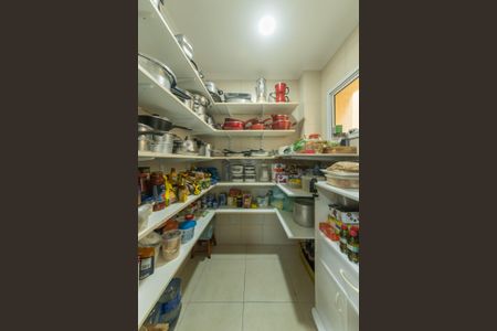 Casa à venda com 300m², 4 quartos e 4 vagasCozinha - Despensa