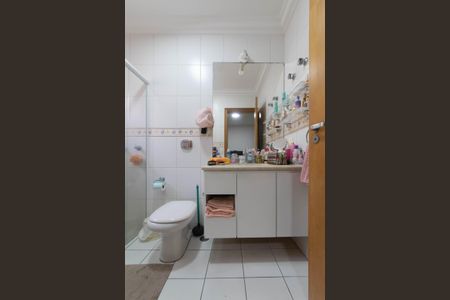 Casa à venda com 300m², 4 quartos e 4 vagasBanheiro da Suíte 2