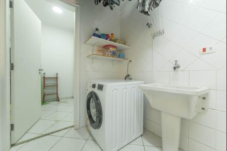 Casa à venda com 300m², 4 quartos e 4 vagasÁrea de Serviço