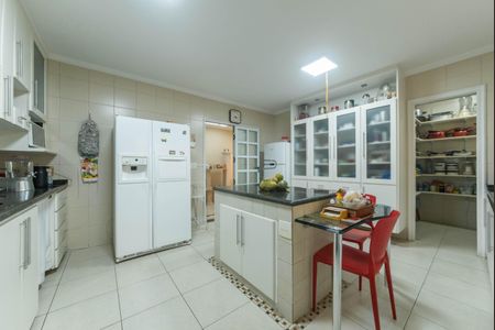 Casa à venda com 300m², 4 quartos e 4 vagasCozinha