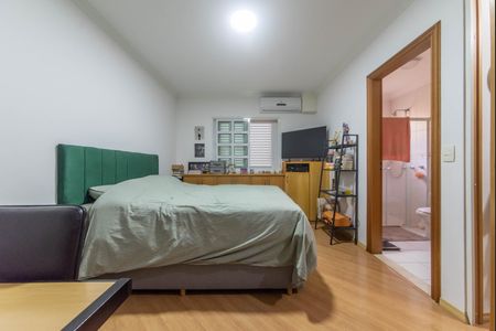 Casa à venda com 300m², 4 quartos e 4 vagasSuíte 2