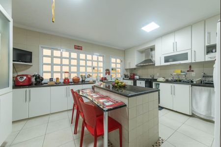 Casa à venda com 300m², 4 quartos e 4 vagasCozinha