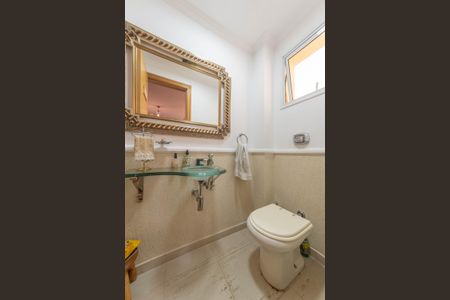 Casa à venda com 300m², 4 quartos e 4 vagasLavabo