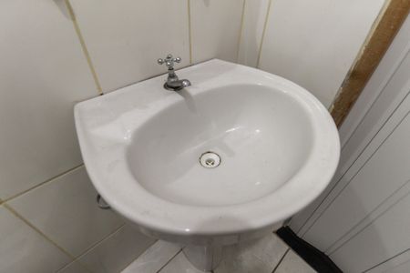 Casa à venda com 94m², 2 quartos e 1 vagaBanheiro