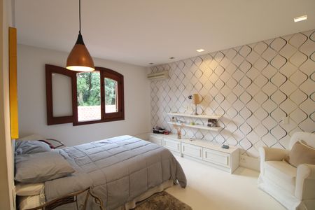 Casa à venda com 460m², 4 quartos e 4 vagasSuíte 1