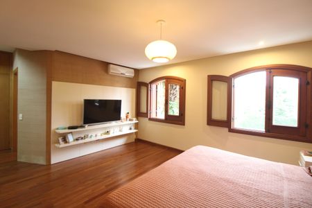 Casa à venda com 460m², 4 quartos e 4 vagasSuíte 3