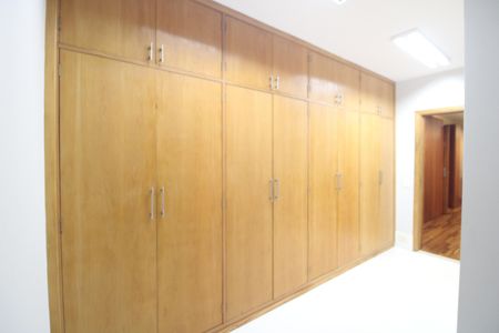 Casa à venda com 460m², 4 quartos e 4 vagasBanheiro da Suíte 1