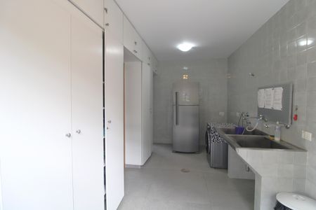 Casa à venda com 460m², 4 quartos e 4 vagasÁrea de Serviço