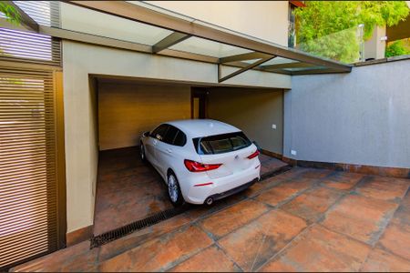 Casa à venda com 444m², 5 quartos e 3 vagasGaragem