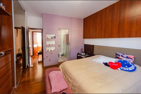 Casa à venda com 444m², 5 quartos e 3 vagasSuíte 4