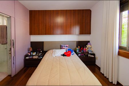 Casa à venda com 444m², 5 quartos e 3 vagasSuíte 4